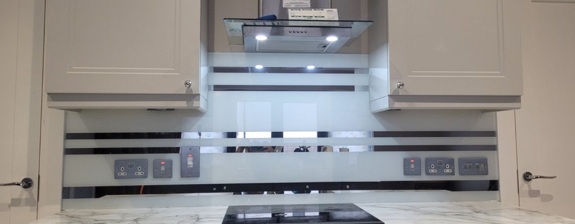 UK-made bespoke glass splashbacks