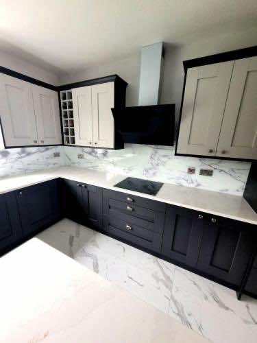 White-marble-glass-splashback-1